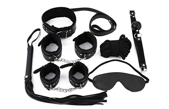 Bộ đồ chơi bạo dâm