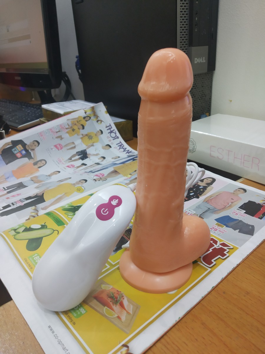 Dương vật giả có đế Fanala rung và tạo nhiệt bằng pin sạc 2