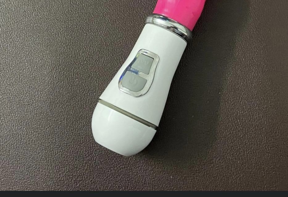 Dương vật giả silicon nhỏ gọn có nhiều chế độ rung 2